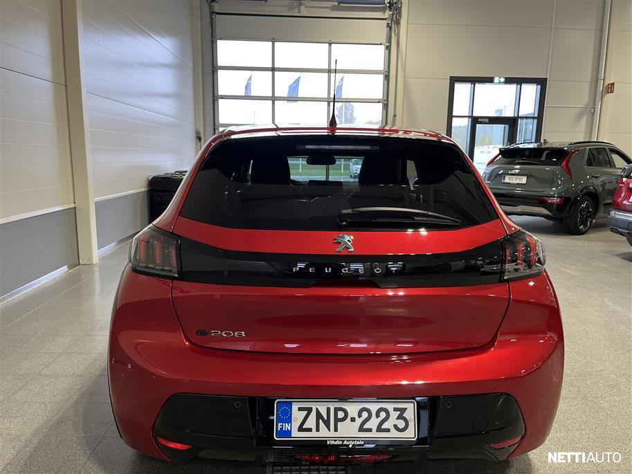 Peugeot e-208