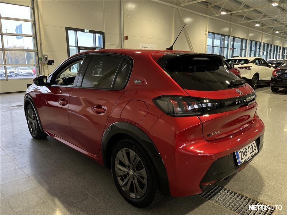 Peugeot e-208