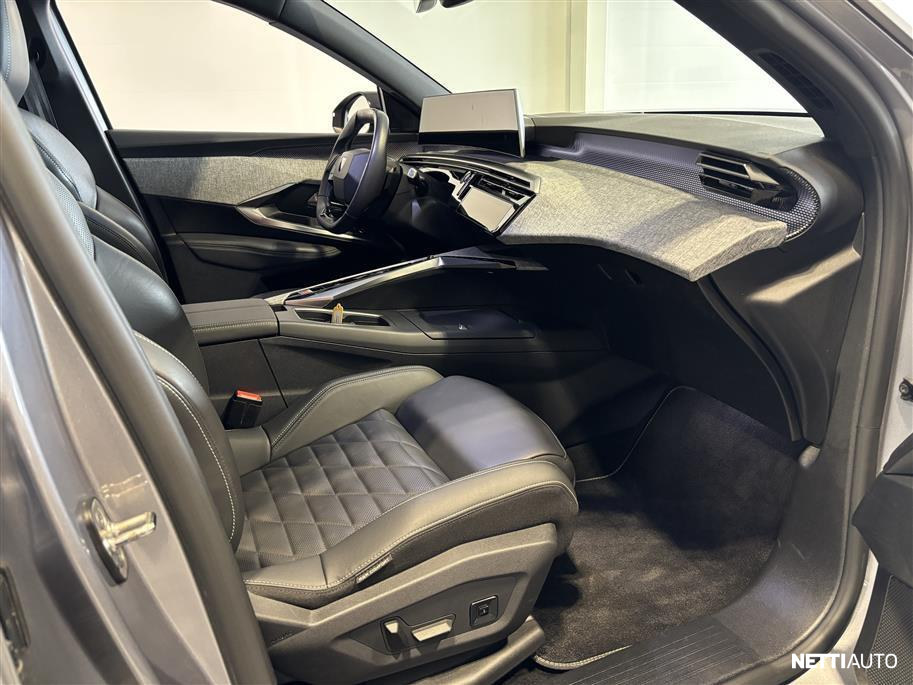 Peugeot e-3008