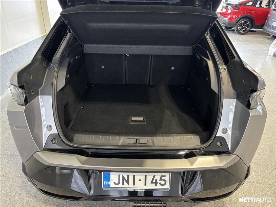 Peugeot e-3008