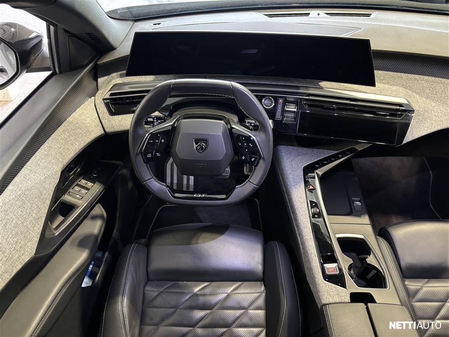 Peugeot e-3008