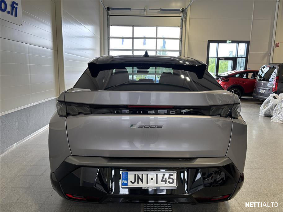 Peugeot e-3008