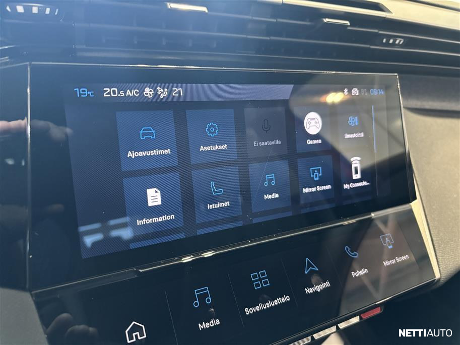 Peugeot 408