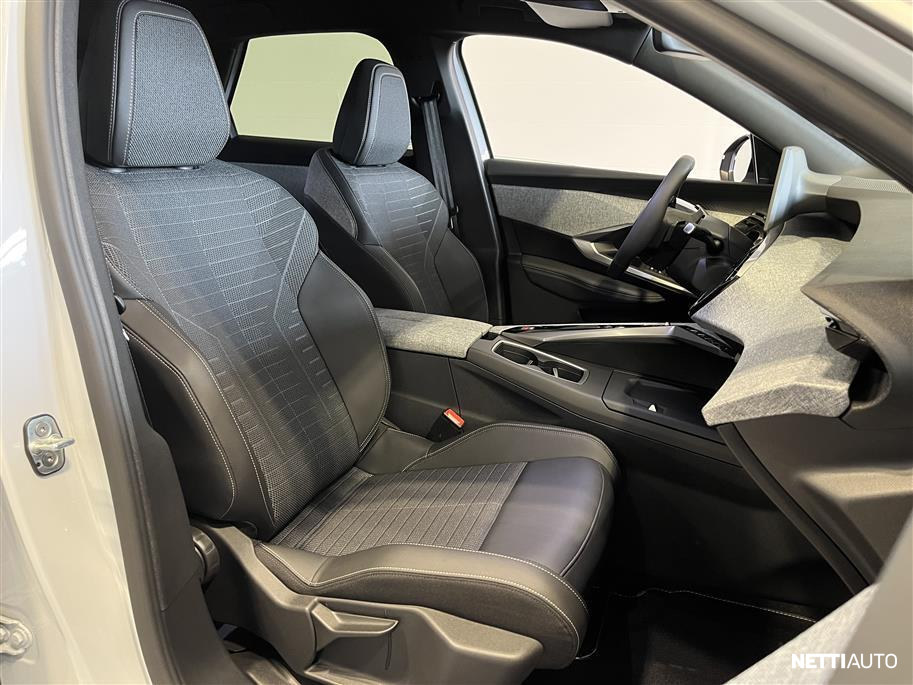 Peugeot e-3008