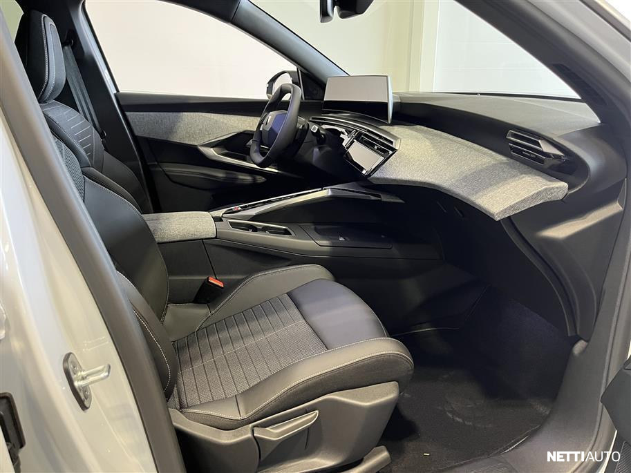 Peugeot e-3008