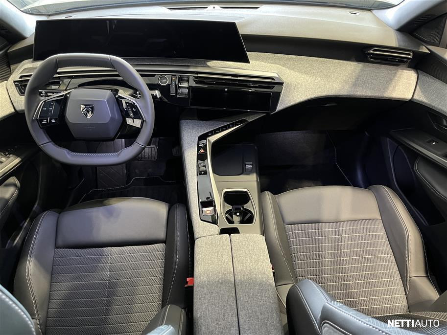 Peugeot e-3008